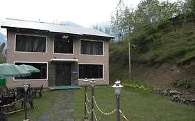 Kashmir Cottage Pahalgam 2*